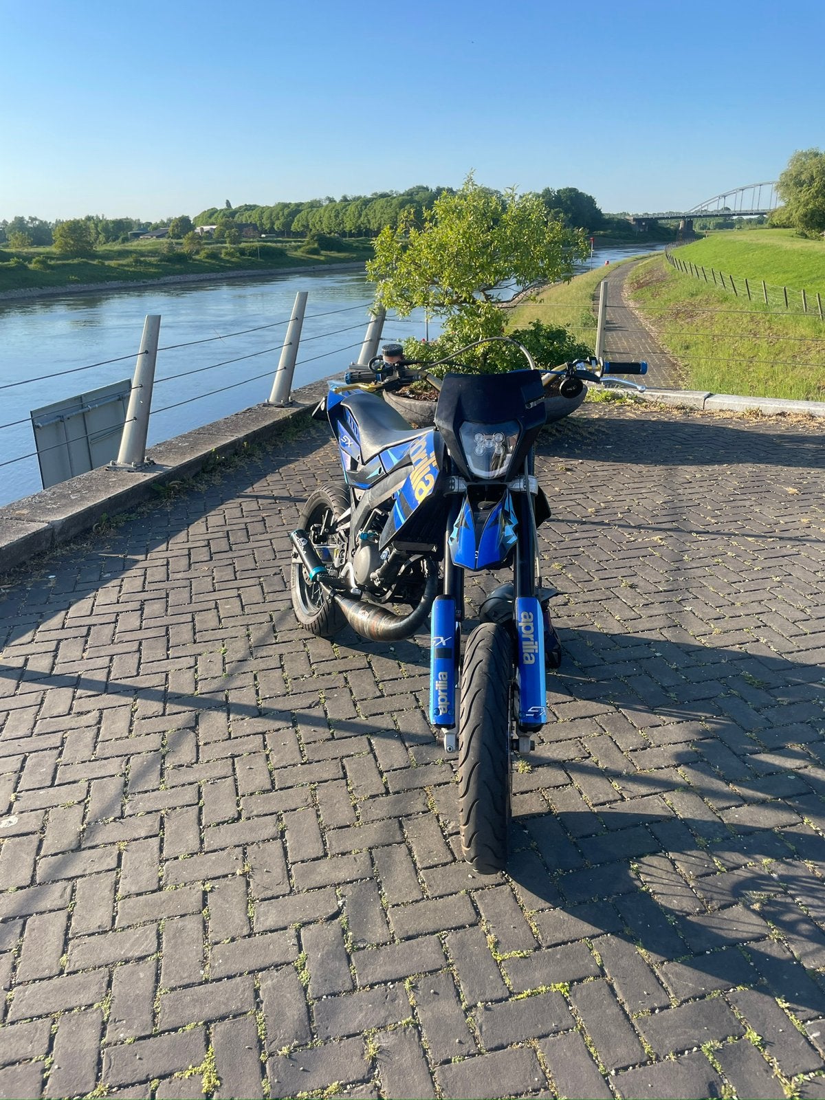 Aprilia sx50 75cc, Fietsen en Brommers, Brommers | Derbi, Ophalen, 6 versnellingen, Maximaal 45 km/u, 75 cc