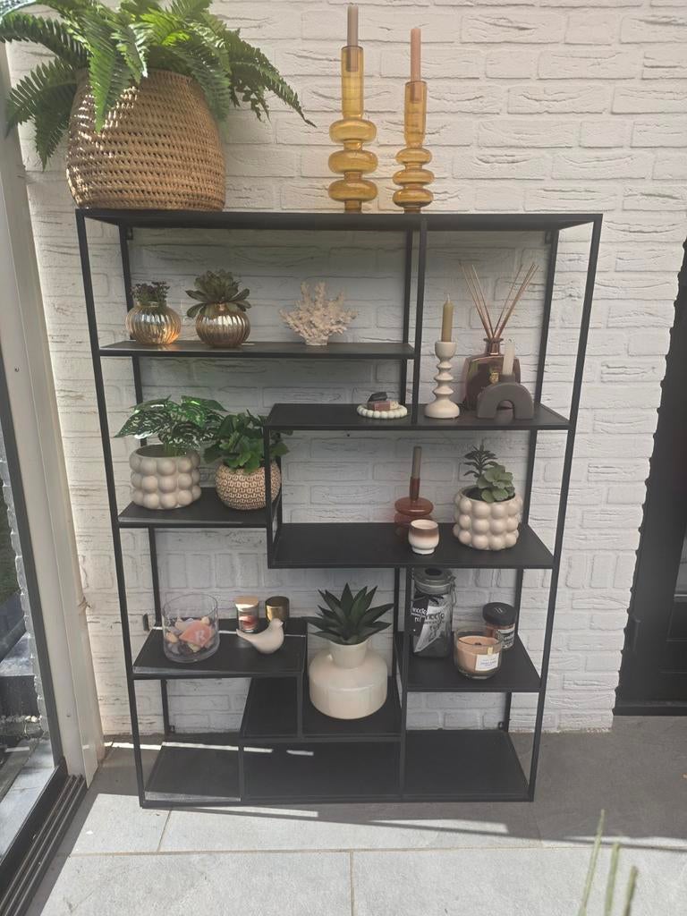 Zwart metalen wandkast/ vakken kast/ open kast metaal zwart, Huis en Inrichting, Kasten | Overige, Ophalen, Zo goed als nieuw