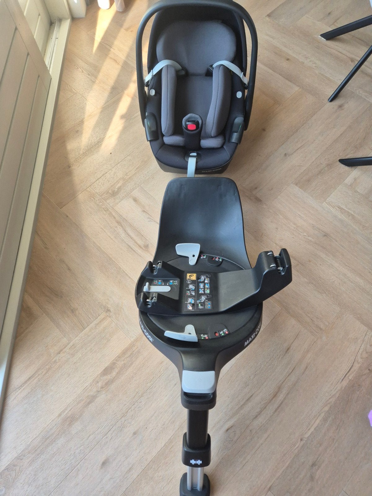 Maxi Cosi pebble 360 i-size + familie fix 360, Ophalen, Verstelbare rugleuning, Zo goed als nieuw, Isofix