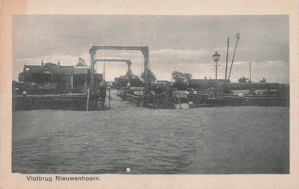 JP858 Nieuwenhoorn Vlotbrug ca 1930, Ophalen of Verzenden, 1920 tot 1940, Gelopen, Zuid-Holland