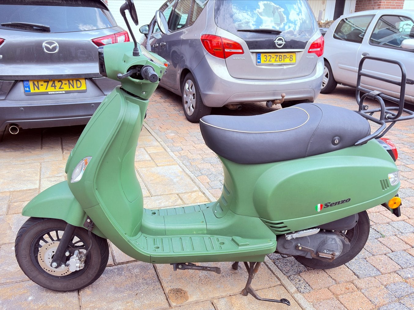 Senzo Scooter - Mat Groen met Slot en Helm, Ophalen, Gebruikt, Benzine, Overige merken