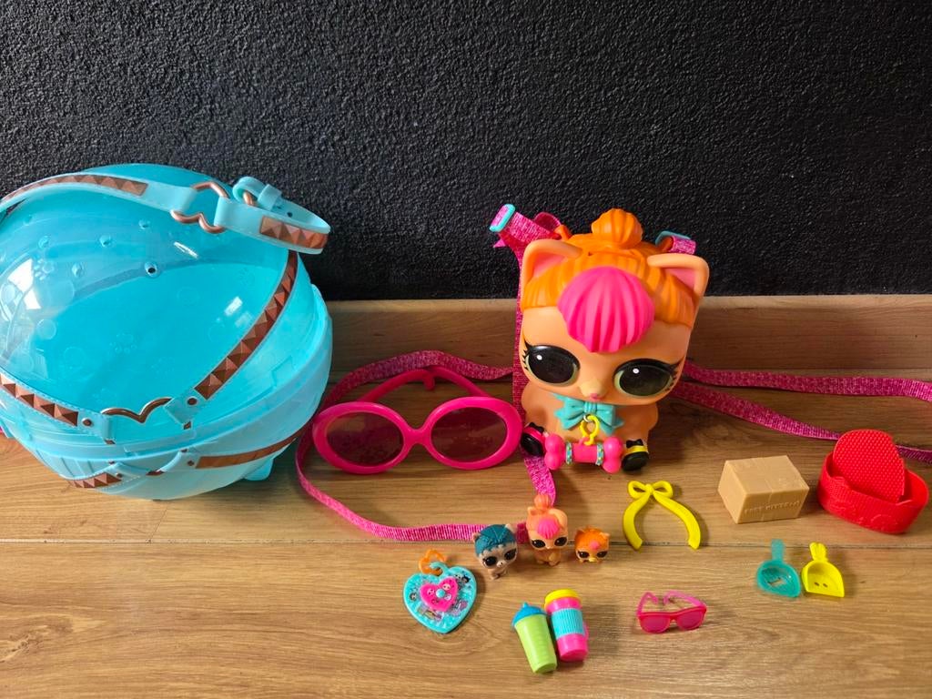 LOL Surprise Big Neon Kat spaarpot/rugtas met accessoires, Ophalen of Verzenden, Zo goed als nieuw, Meisje