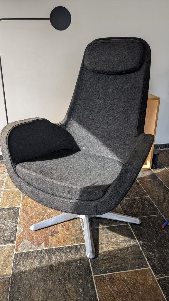 Ikea Arvika comfortabele draaistoel + voetenbank, Huis en Inrichting, 75 tot 100 cm, Zo goed als nieuw, Metaal, 75 tot 100 cm