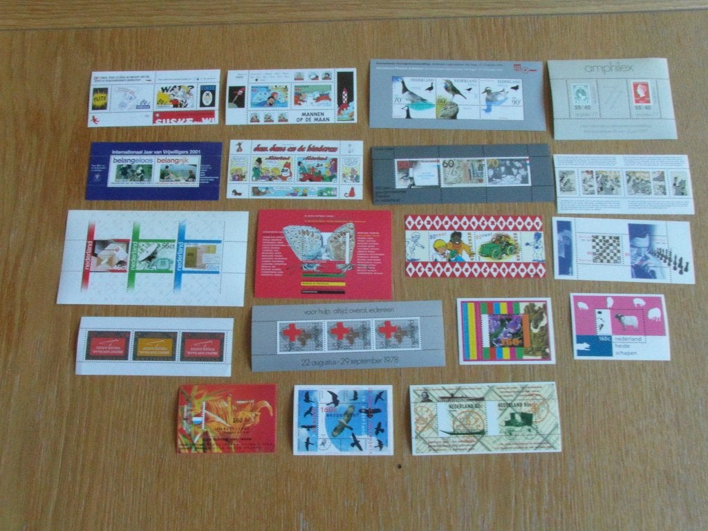 19 Postfrisse Postzegelvelletjes (GRATIS VERZENDING), Postzegels en Munten, Postzegels | Nederland, Ophalen of Verzenden, Na 1940