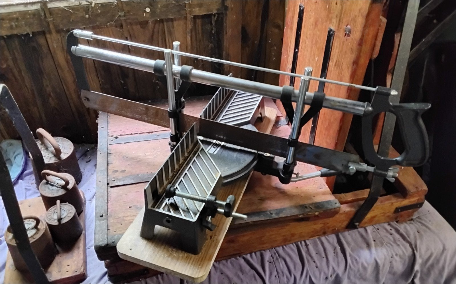 Kinzo Afkortzaag met Groot Blad - Nauwkeurig Zagen, Doe-het-zelf en Verbouw, Gereedschap | Zaagmachines, Gebruikt, Kinzo, 70 mm of meer