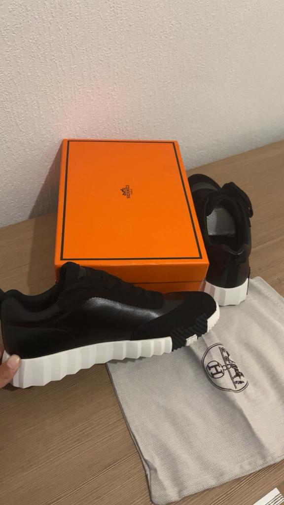 Hermes zwart wit schoenen maat 40, Ophalen of Verzenden, Zo goed als nieuw, Zwart, Hermes