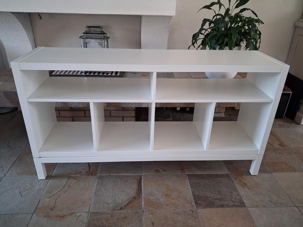 IKEA KALLAX tv meubel met onderstel - nieuwstaat!, Huis en Inrichting, Kasten | Televisiemeubels, Ophalen, 100 tot 150 cm, Zo goed als nieuw