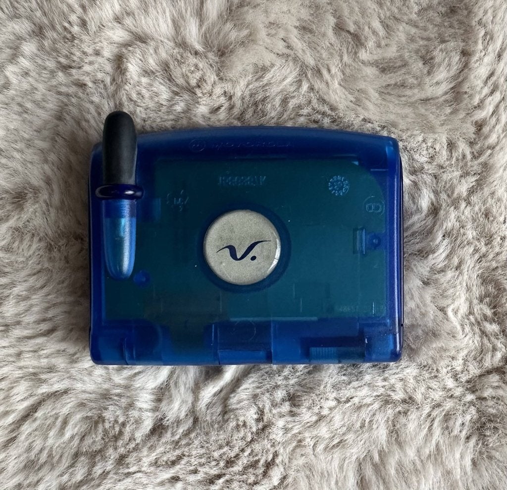 Motorola Orange V100e (Motorola V.box), Telecommunicatie, Mobiele telefoons | Motorola, Zo goed als nieuw, Zonder abonnement, Zonder simlock