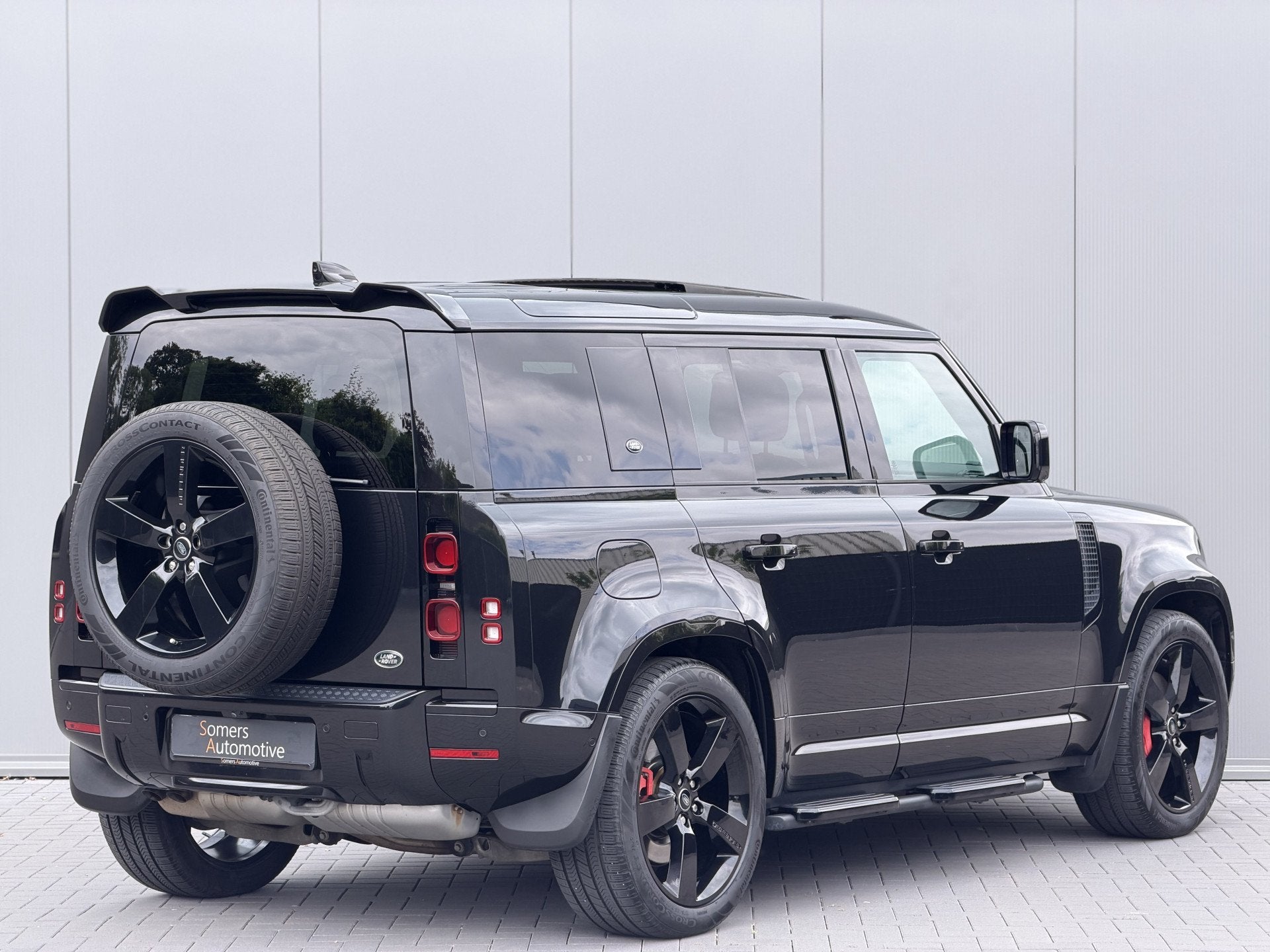 Land Rover Defender 110 COMMERCIAL 3.0 D300 110 X-Dynamic HS, Automaat, Gebruikt, Zwart, Diesel