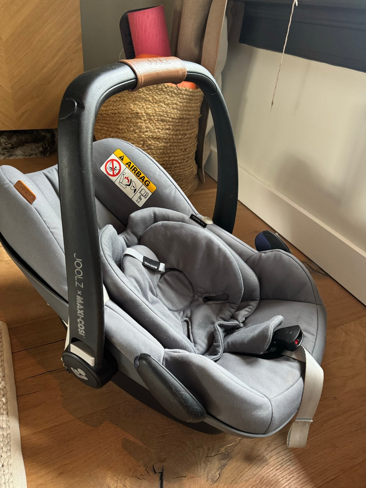 Maxi-Cosi Joolz autostoel met base en adapters, Ophalen, Autogordel of Isofix, Zo goed als nieuw, 0 t/m 13 kg