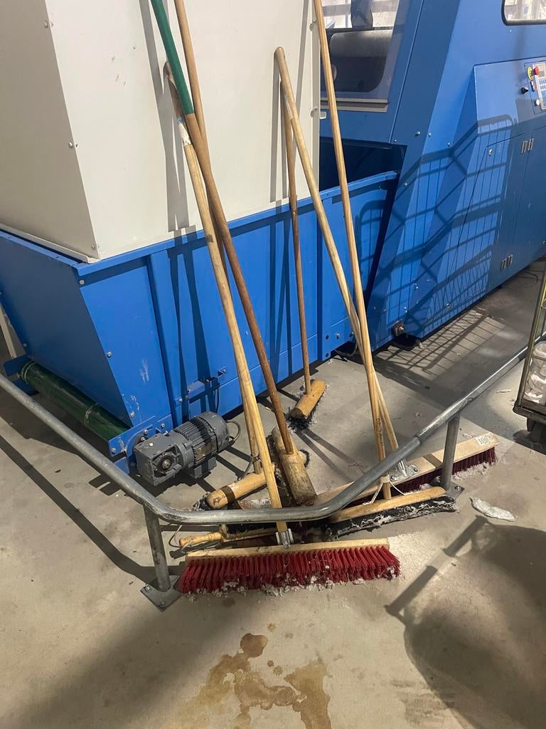 schoonmaken, Ophalen of Verzenden, Bezem of Borstel