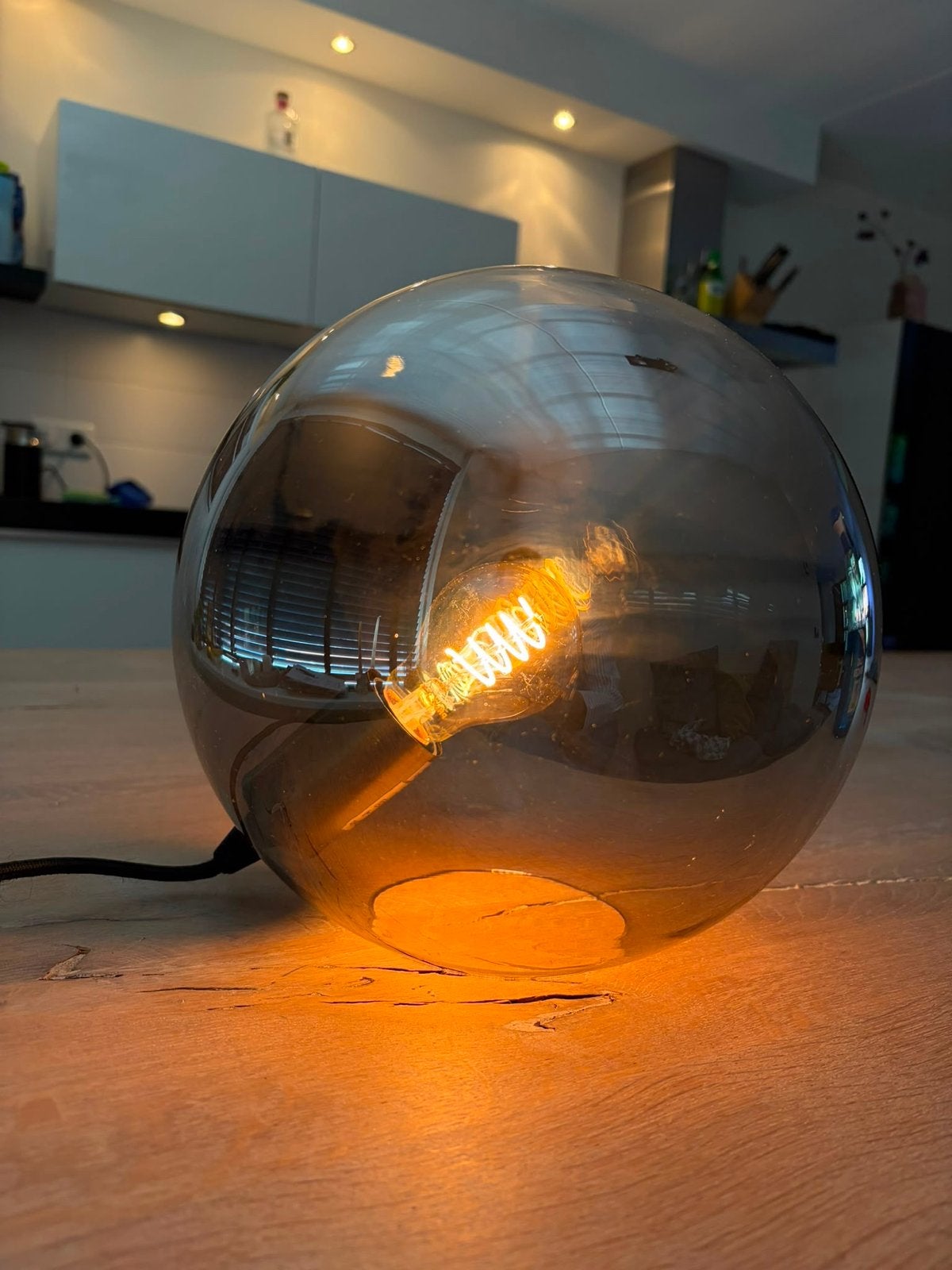 Design tafellamp rookglas - Rietveld, Huis en Inrichting, Lampen | Tafellampen, Met schakelaar, Overige merken, Grijs, Design