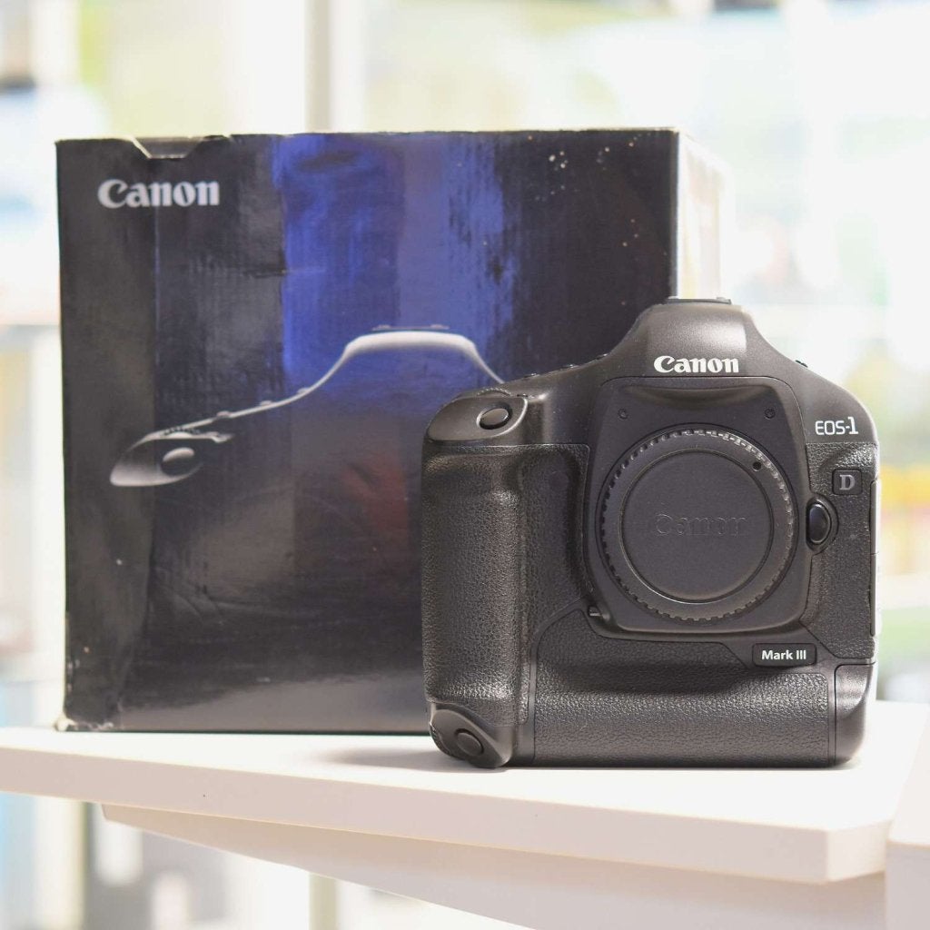 Canon 1D mark III (Heerenveen), Audio, Tv en Foto, Fotocamera's Digitaal, Foto-Groep, Luttekepoortstraat 26 3841 AX Harderwijk