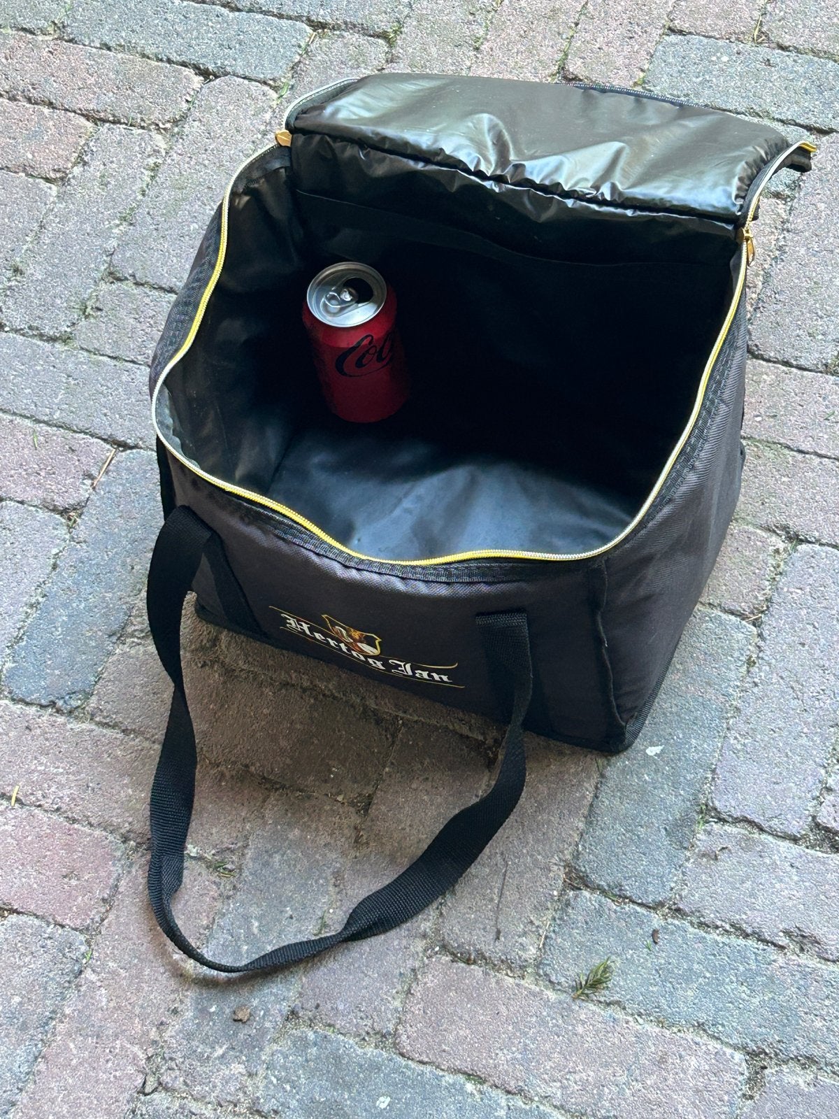 Hertog Jan Koeltas - Zwart met Gele Accenten 24 bl of 12 fl, Ophalen of Verzenden, Zo goed als nieuw