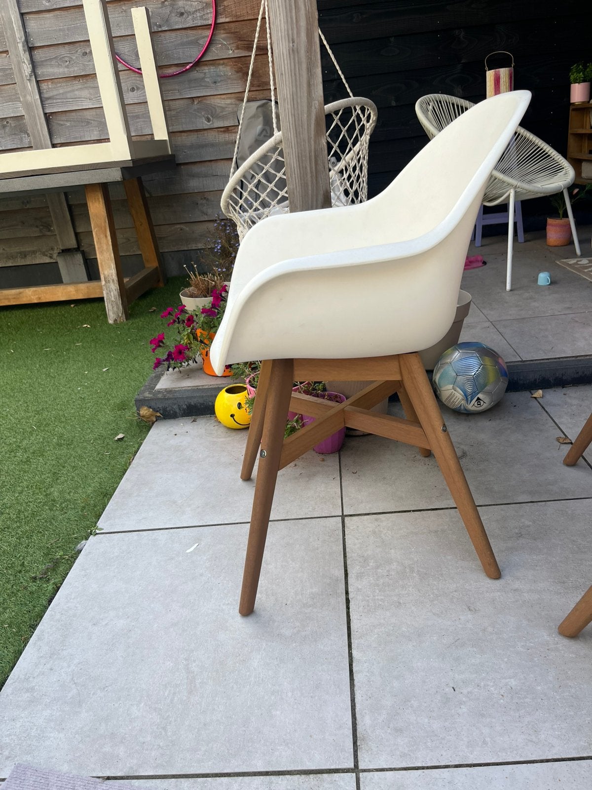 Gratis eetstoelen (4stuks), Huis en Inrichting, Stoelen, Gebruikt, Wit, Vier, Ophalen