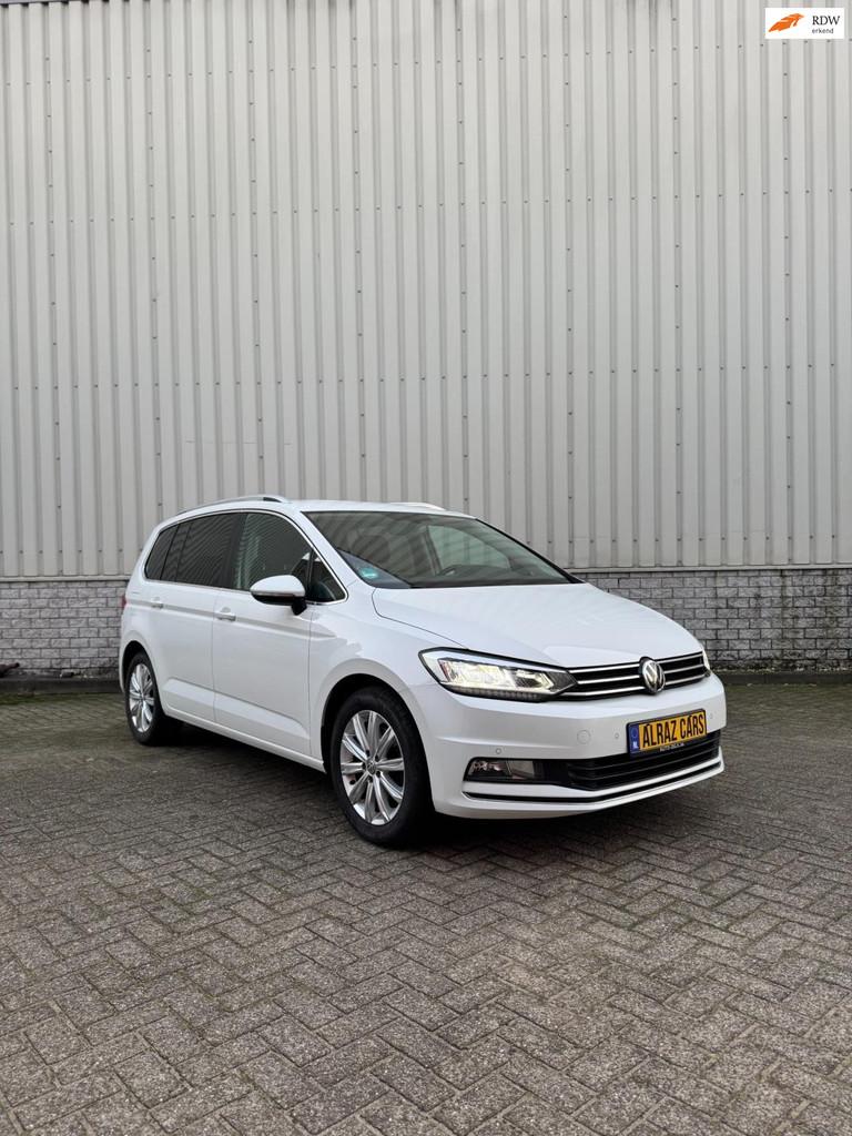 Volkswagen Touran 1.4 TSI Highline/LED/MASSAGE/TREKHAAK/VOLL, Automaat, Gebruikt, Zwart, Alcantara
