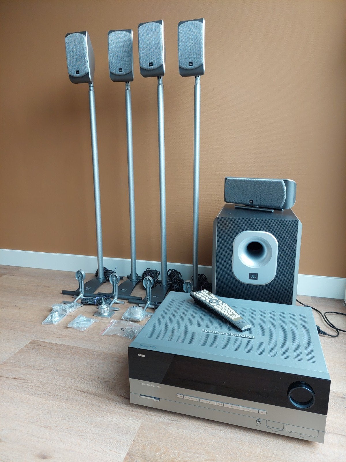 Harman Kardon AVR 137 Receiver met JBL SCS200 5.1 Speakerset, Audio, Tv en Foto, Ophalen, Gebruikt, 5.1-systeem, Overige merken