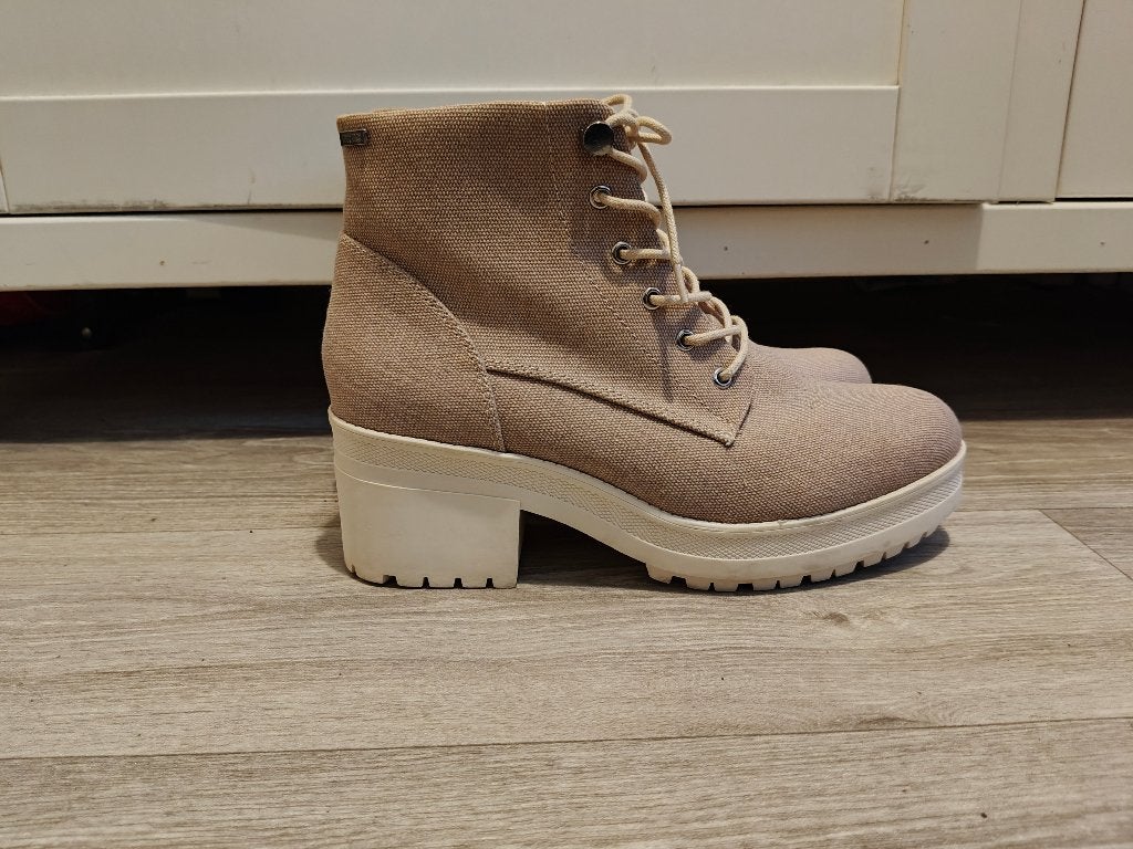 Schoenen roze/beige maat 41, Ophalen of Verzenden, Zo goed als nieuw, Beige, Lage of Enkellaarzen