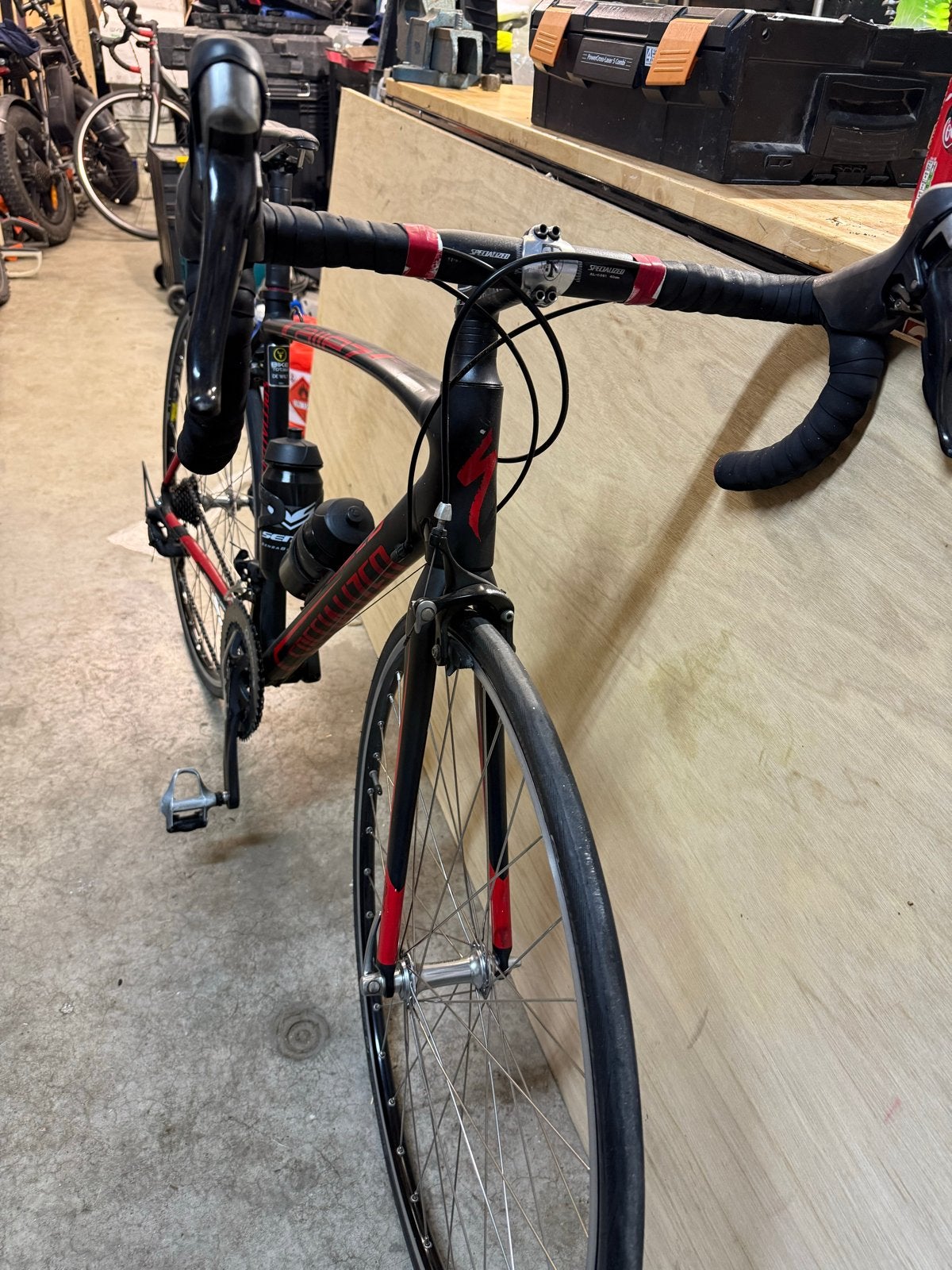 Specialized racefiets - Zwart/Rood maat S/M, Fietsen en Brommers, Fietsen | Racefietsen, Overige merken, 28 inch, Aluminium, Ophalen of Verzenden