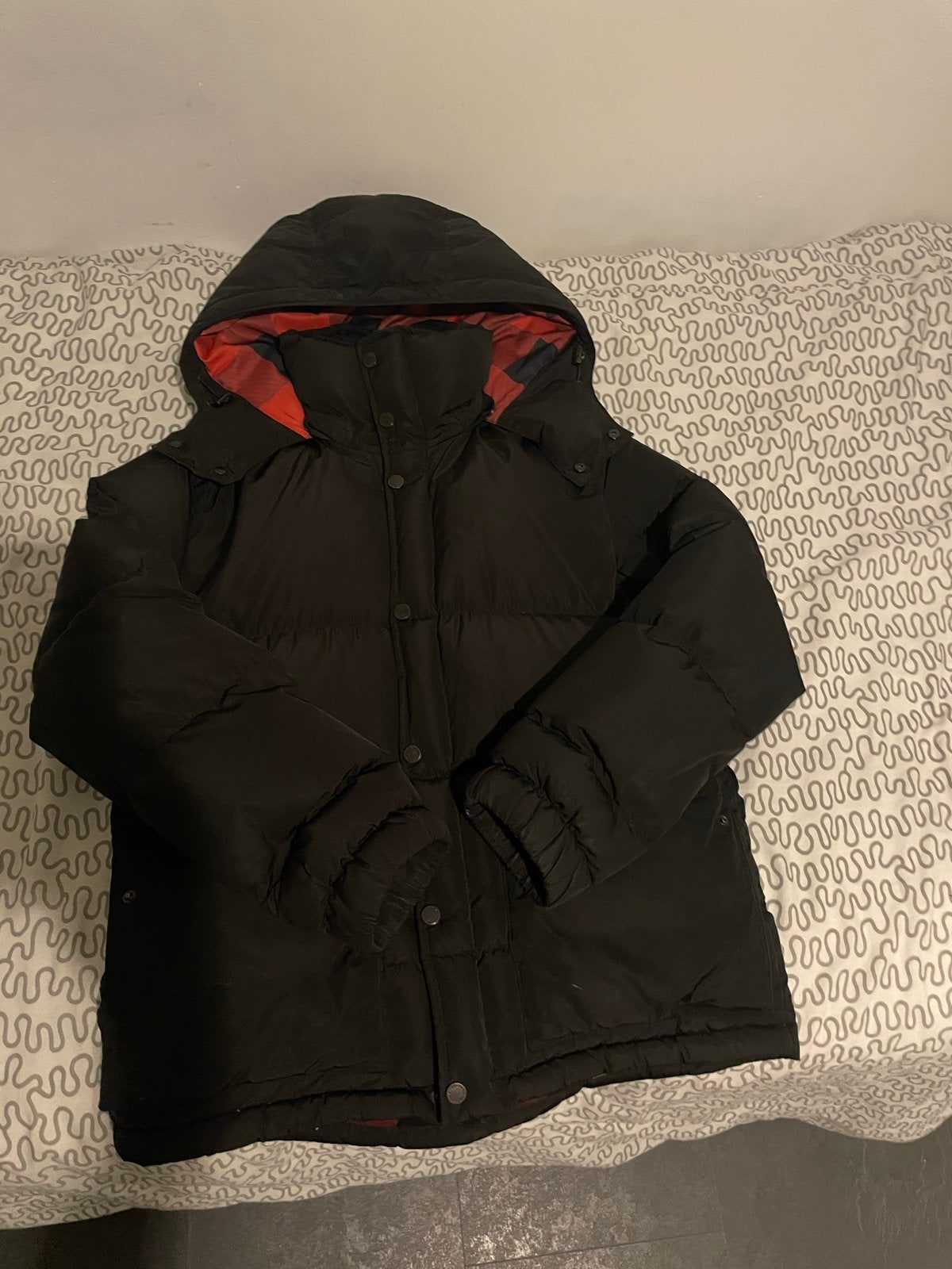 Warme zwarte winterjas met geruite voering, Ophalen of Verzenden, Zo goed als nieuw, Overige maten, Zwart