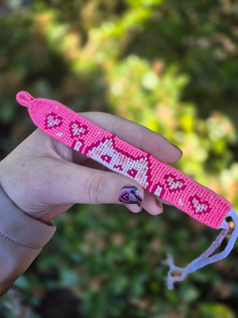 Handgeknoopte Liefdes Kat Armband - Roze Vriendschapsband, Sieraden, Tassen en Uiterlijk, Armbanden, Overige materialen, Nieuw