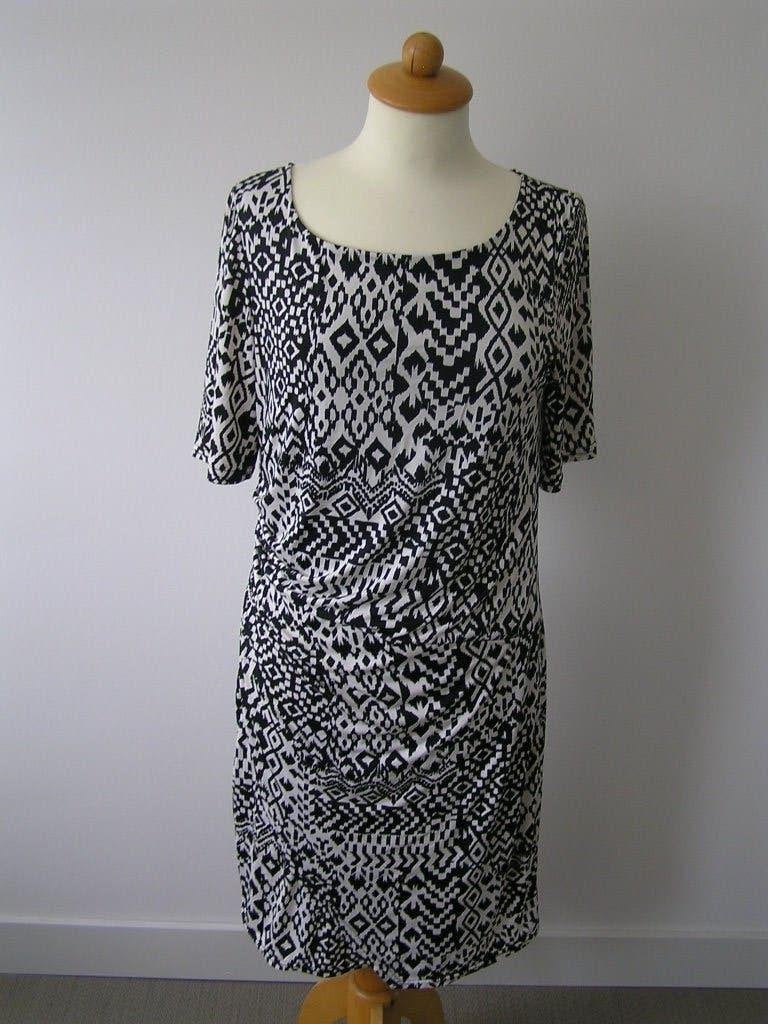 Mooie zwart - witte jurk maat M., Kleding | Dames, Jurken, Maat 38/40 (M), Studio Mo, Zwart, Nieuw