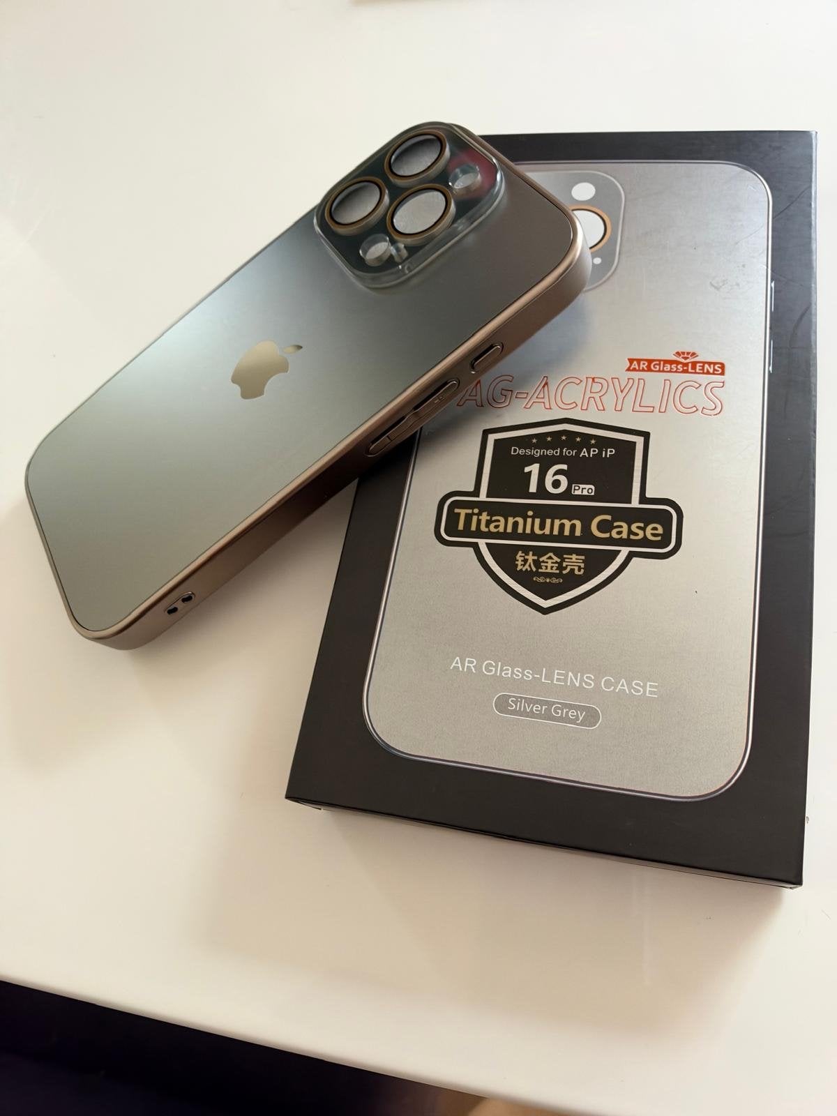 Titanium Case voor iPhone 16 Pro - Zilver Grijs, Telecommunicatie, IPhone 16 Pro, Nieuw, Hoesje of Tasje, Ophalen of Verzenden