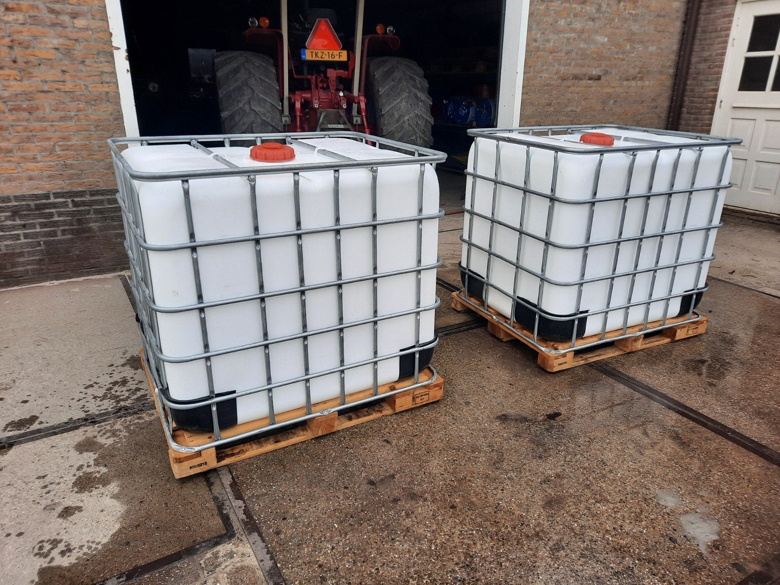 ibc vaten/ opslag vaten 1000l, 150 liter of meer, Ophalen, Zo goed als nieuw