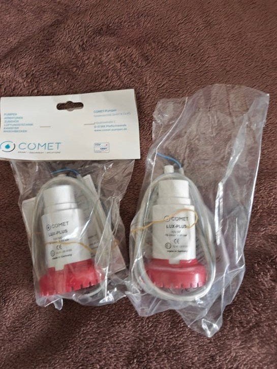 2 stuks nieuwe Comet Lux-Plus Dompelpomp 12V DC - 19 l/min, Ophalen of Verzenden, Nieuw