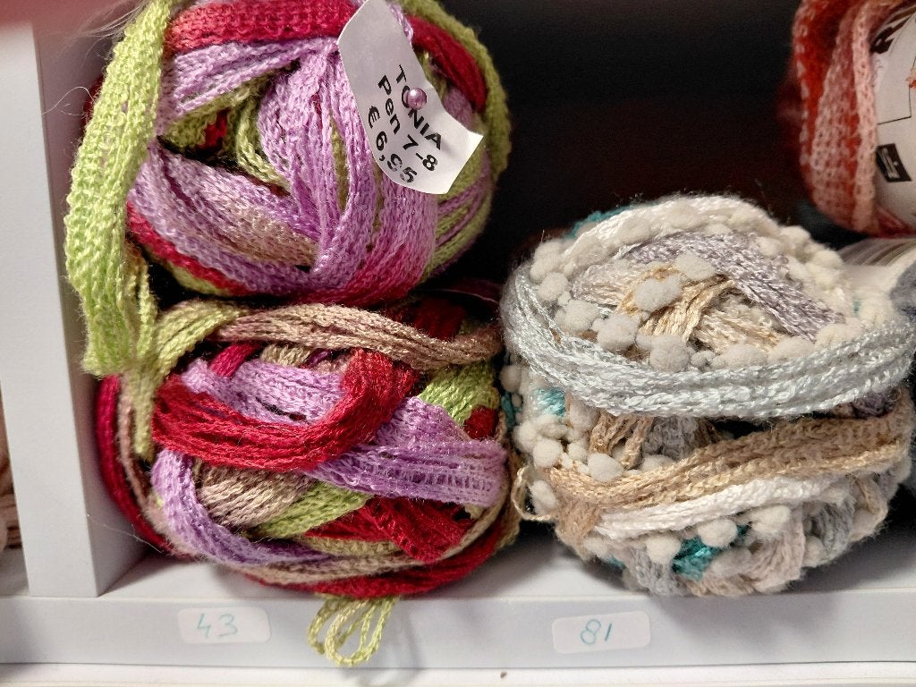 Brei- en Haakgaren div. kleuren en diktes. 1 euro per bol., Nieuw, Ophalen of Verzenden, Divers, Breien