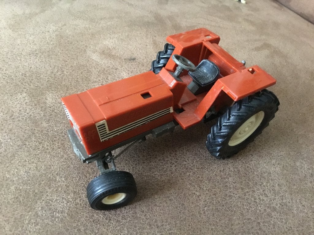 Fiat Tractor - Britains UK, Hobby en Vrije tijd, Modelauto's | 1:32, Ophalen of Verzenden, Gebruikt, Tractor of Landbouw, Britains