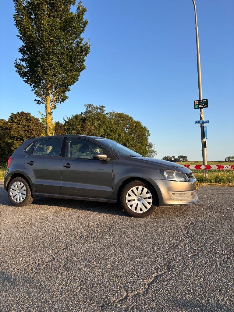 Volkswagen Polo 1.4 16V 63KW DSG 2010 Grijs, Automaat, Euro 5, 40 €/maand, Zwart