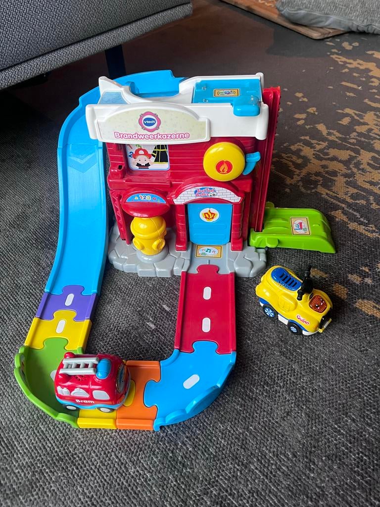 Vtech Toet Toet Auto's Brandweerkazerne met Bram, Kinderen en Baby's, Speelgoed | Vtech, Ophalen, Gebruikt, 2 tot 4 jaar