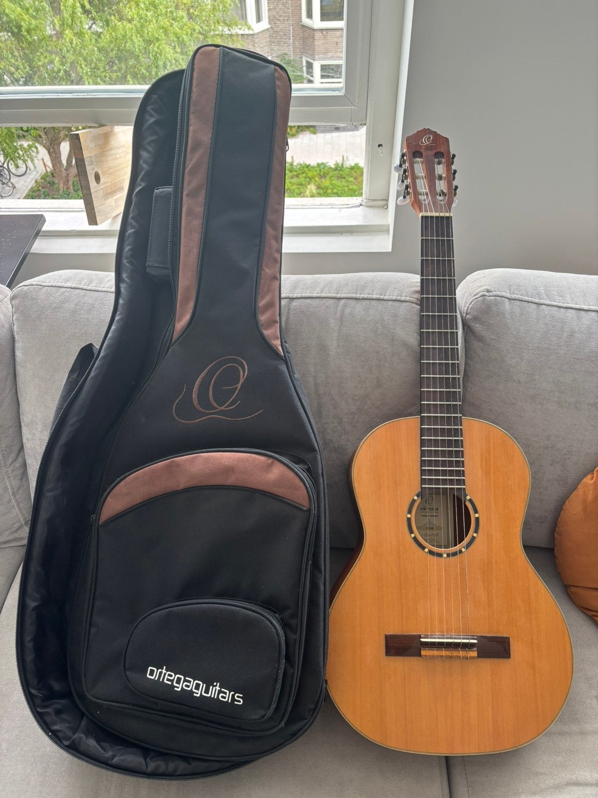 Ortega R122L linkshandige klassieke gitaar + orginele tas, Ophalen, Zo goed als nieuw, Klassieke of Spaanse gitaar