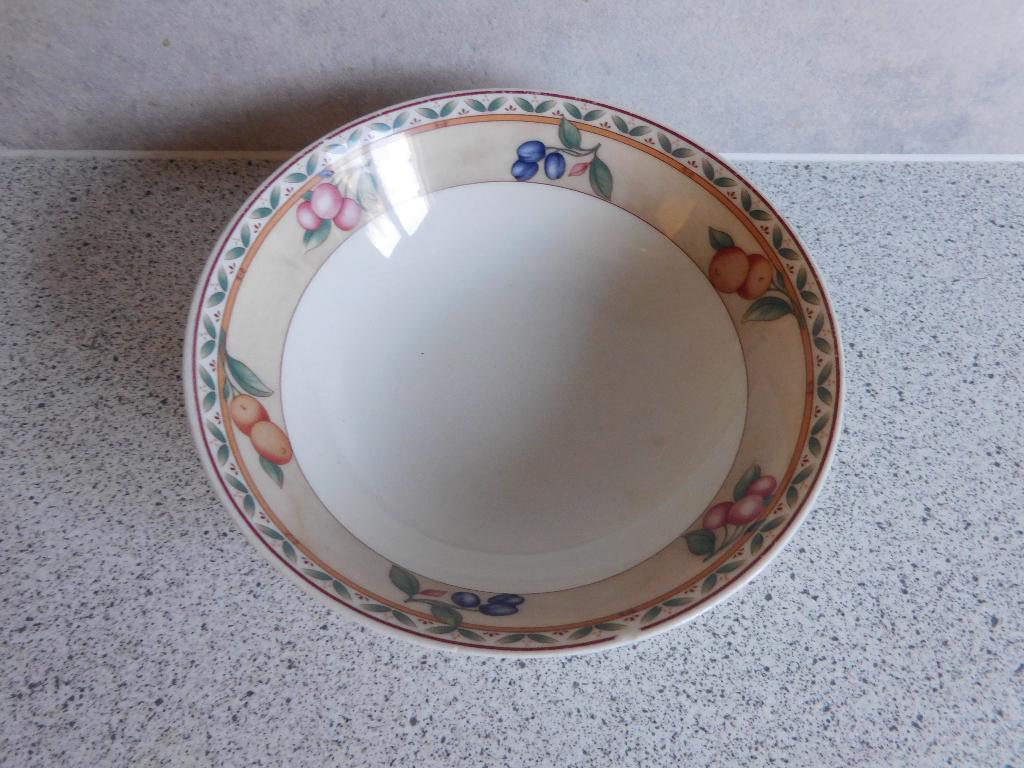 Schaal 13,5 cm. Cottage Garden Heinrich Winterling, Ophalen of Verzenden, Overige stijlen, Porselein, Schaal of Schalen