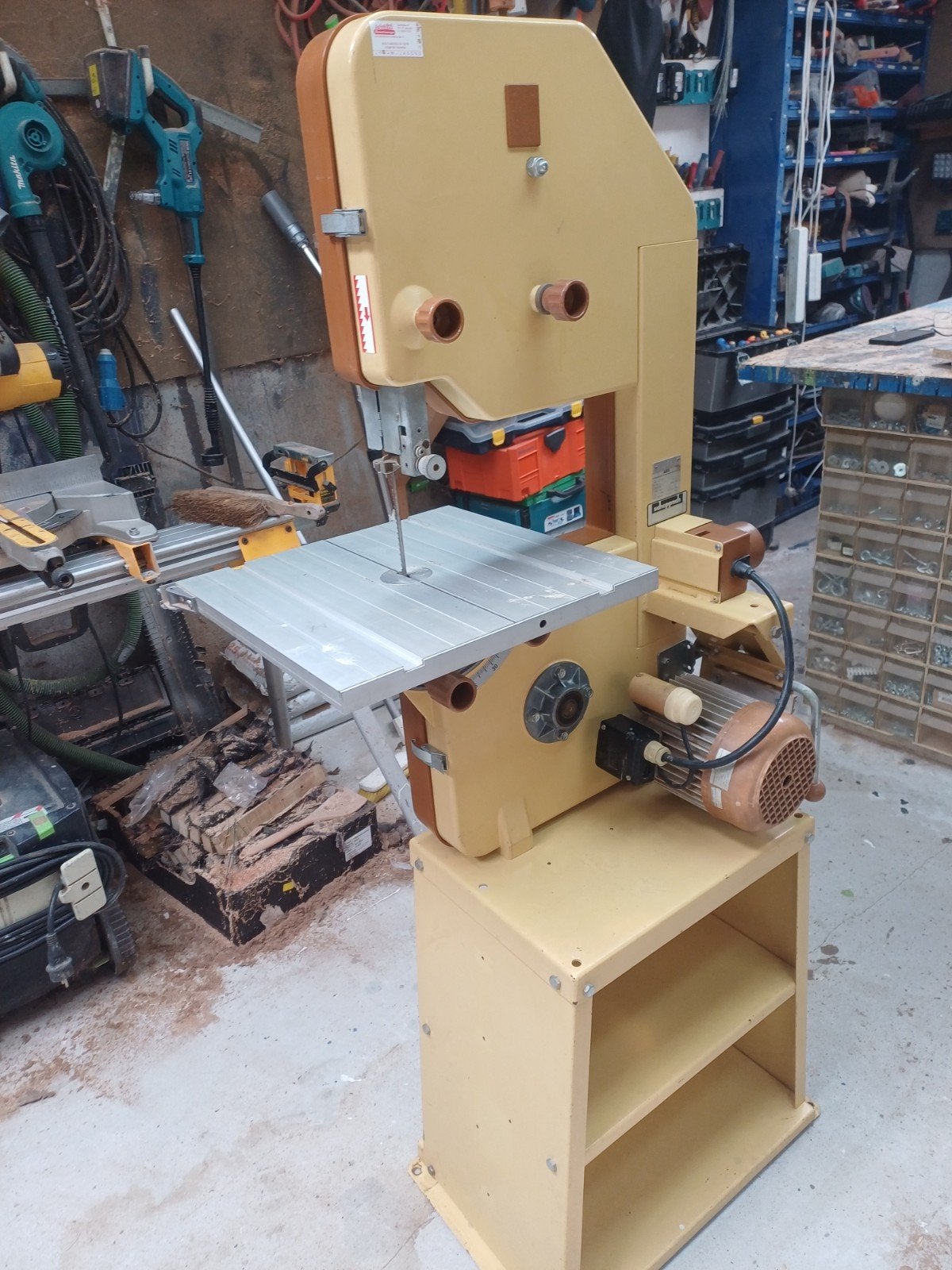 scheppach lintzaag hbs 32 vario, Ophalen, 1200 watt of meer, 70 mm of meer