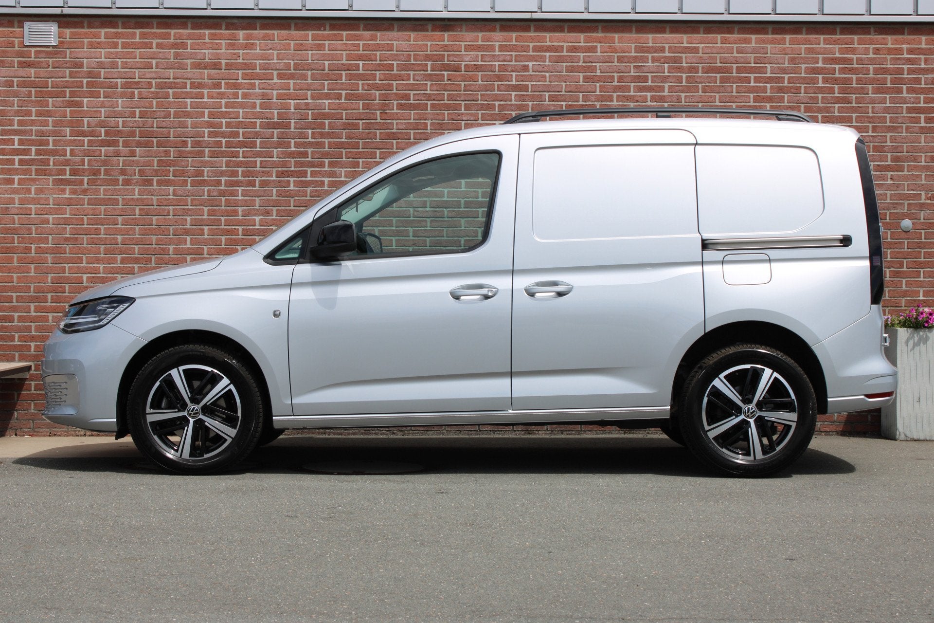 Volkswagen Caddy Cargo 2.0 TDI 123PK Style |2X.SCHUIFDEUR|LE, Auto's, Stof, Gebruikt, Zwart, 4 cilinders