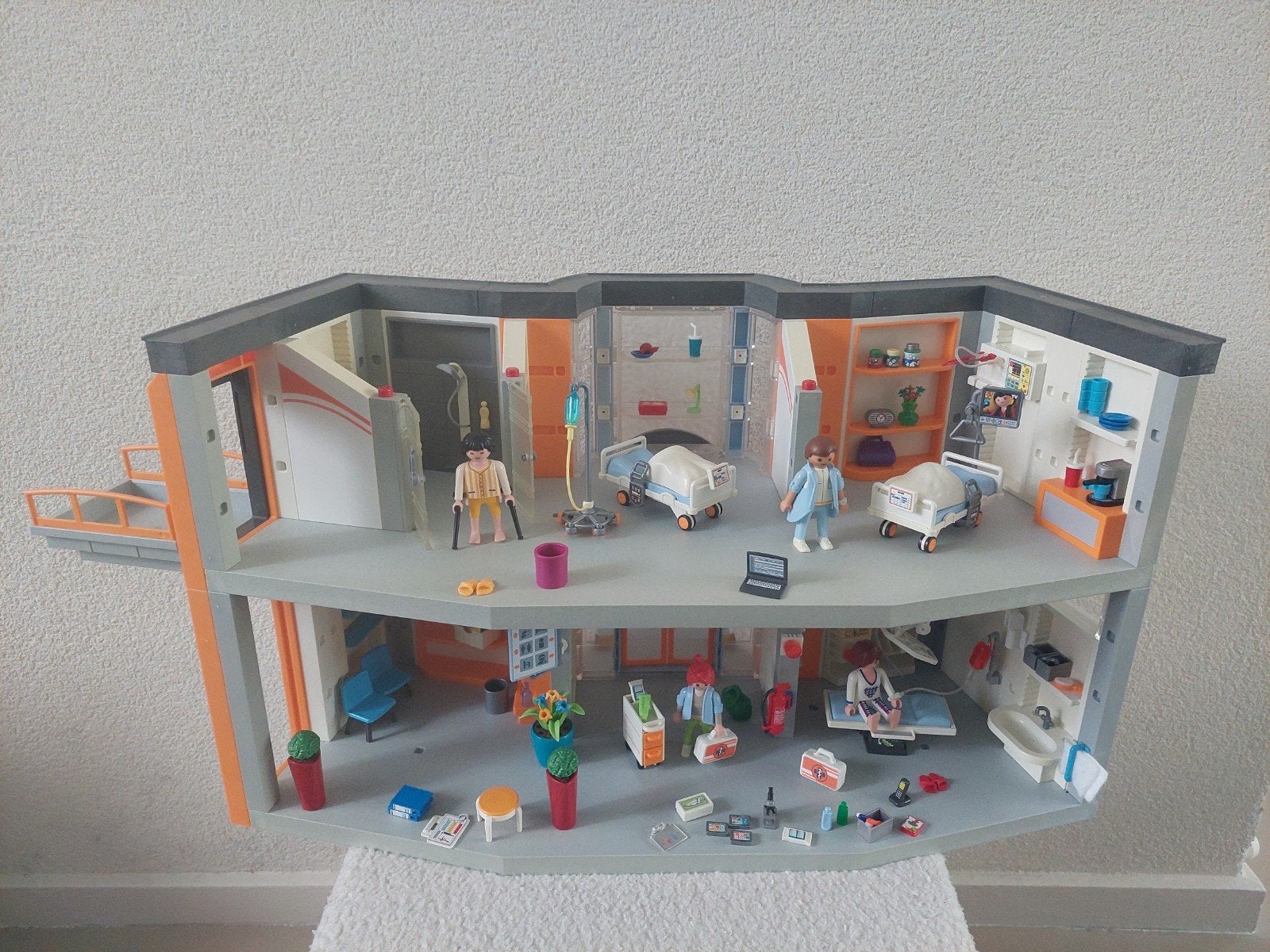 Playmobil 70190 Ziekenhuis met inrichting en figuren, Ophalen, Zo goed als nieuw