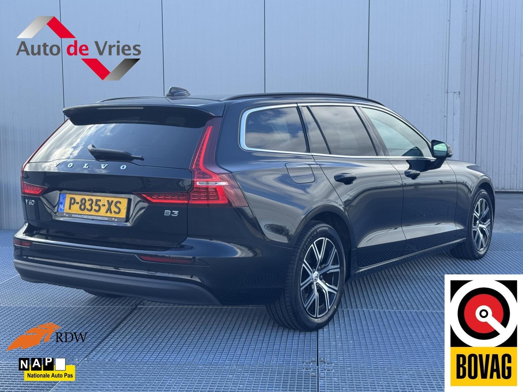 Volvo V60 2.0 B3 Core|Navi|NL-Auto|Adaptive Cruise|LED, Auto's, Stof, 4 cilinders, 1634 kg, Origineel Nederlands