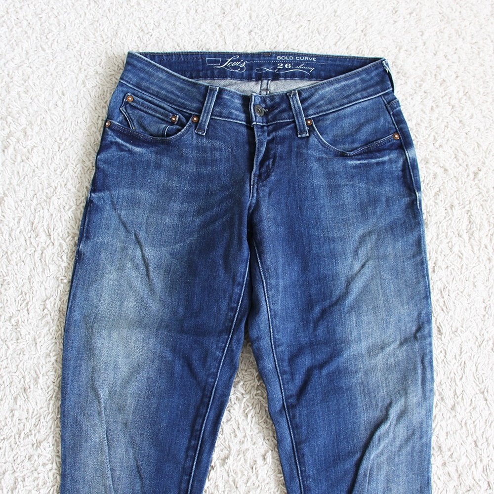 Mooie Levi's Spijkerbroek Skinny - 91 (Size 26/XS) € 65,-, Blauw, Ophalen of Verzenden, Zo goed als nieuw, W27 (confectie 34) of kleiner