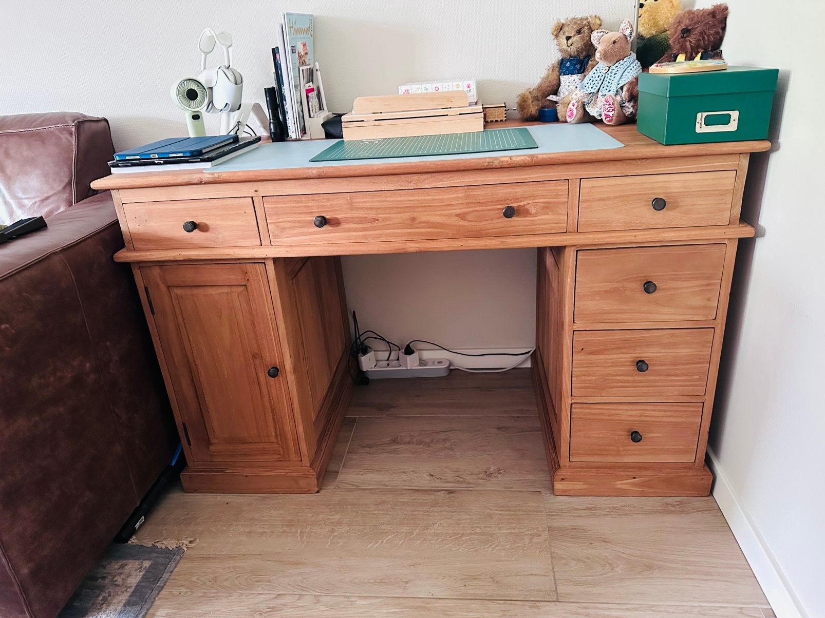 Teakhouten bureau, Ophalen, Zo goed als nieuw