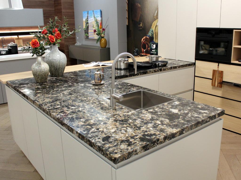 MB13 – Exclusieve design keuken met eiland, bar en wijnkast, Ophalen, Overige kleuren, Info@pronorm.de, Overige typen