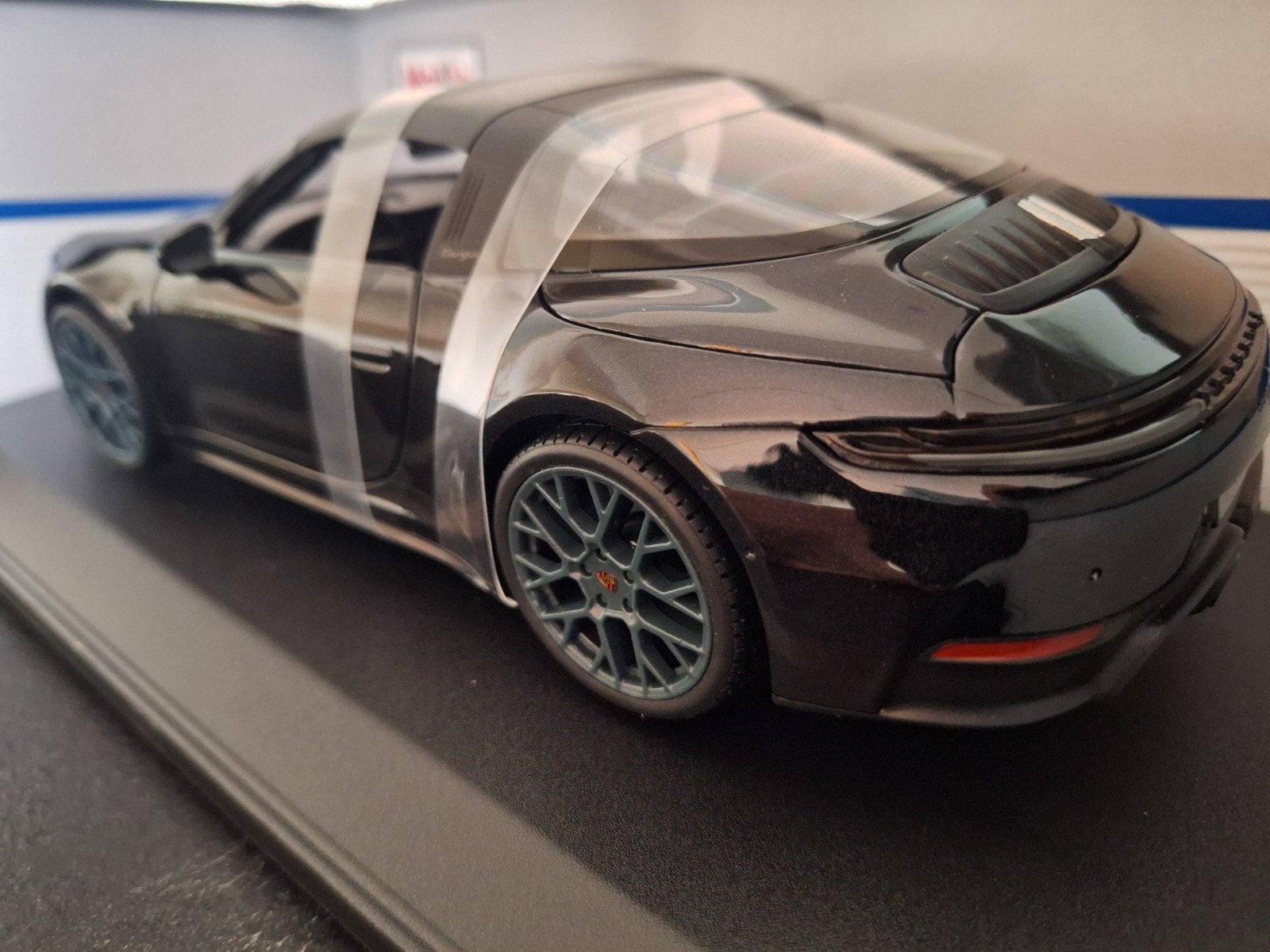 Porsche 911 (992) Targa 4 GTS 2025 
Schaal 1:18, Maisto, Auto, Nieuw, Ophalen of Verzenden