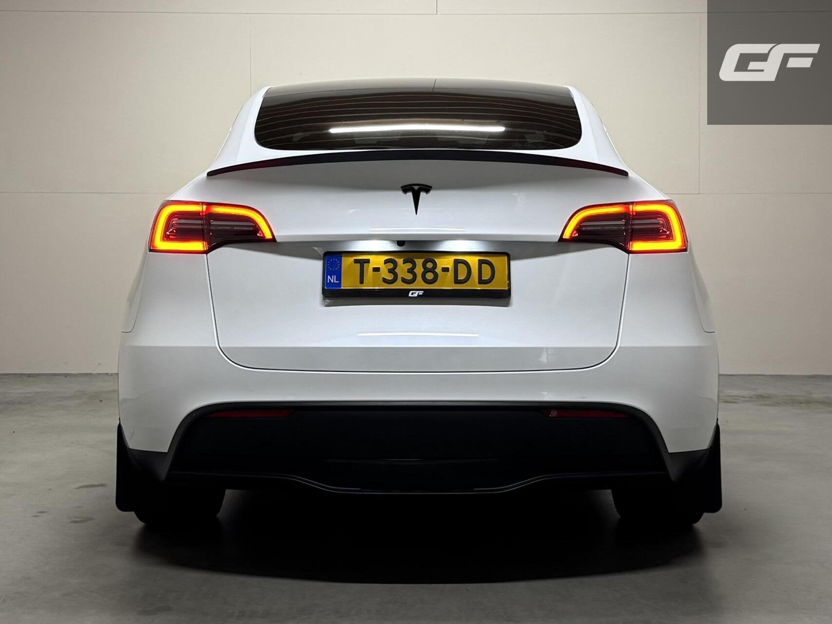 Foto 6 van Tesla Model Y RWD 58 kWh 92% SOH Black Edition Trekhaak FSD
