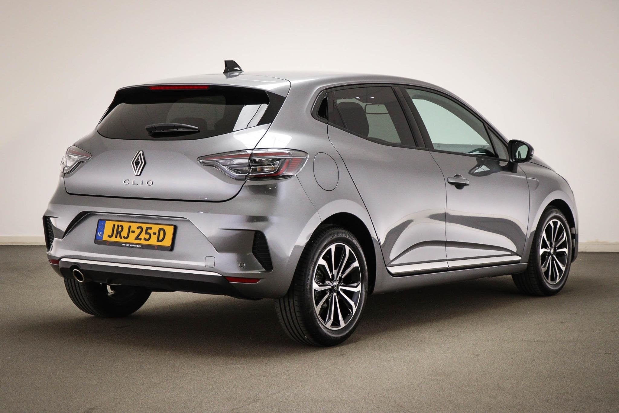 Renault Clio 1.0 TCe 90 GPF techno | LED | NAVIGATIE | DAB |, Auto's, Voorwielaandrijving, Gebruikt, Met garantie (alle), Leder en Stof