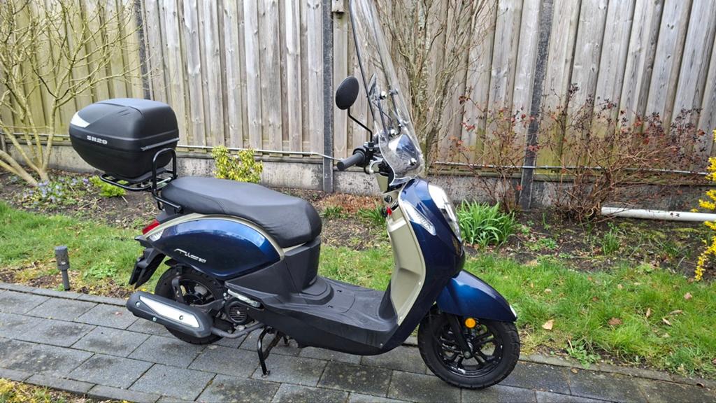 Sym mio50i, Ophalen, Zo goed als nieuw, Benzine