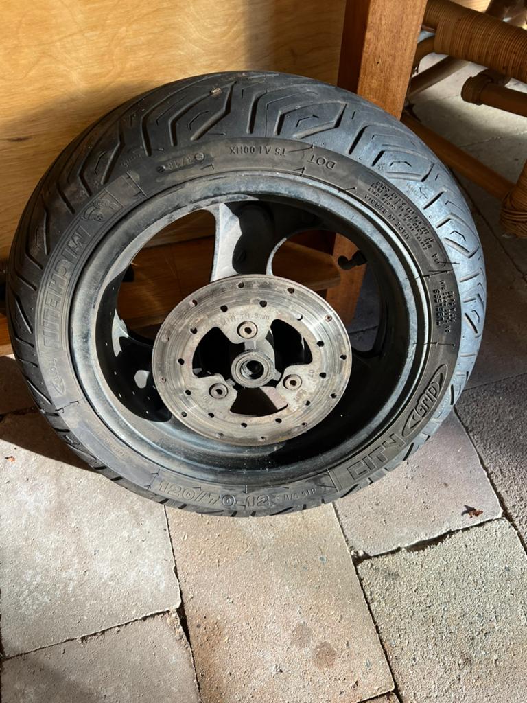 Kymco band met velg - 120/70-12 Michelin City Grip, Ophalen of Verzenden, Gebruikt