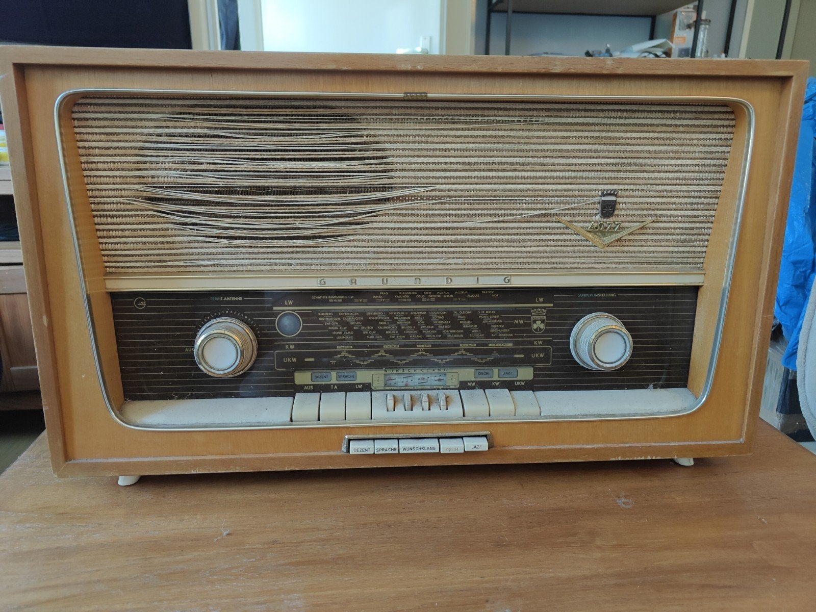 Grundig buizenradio type 4077., Ophalen
