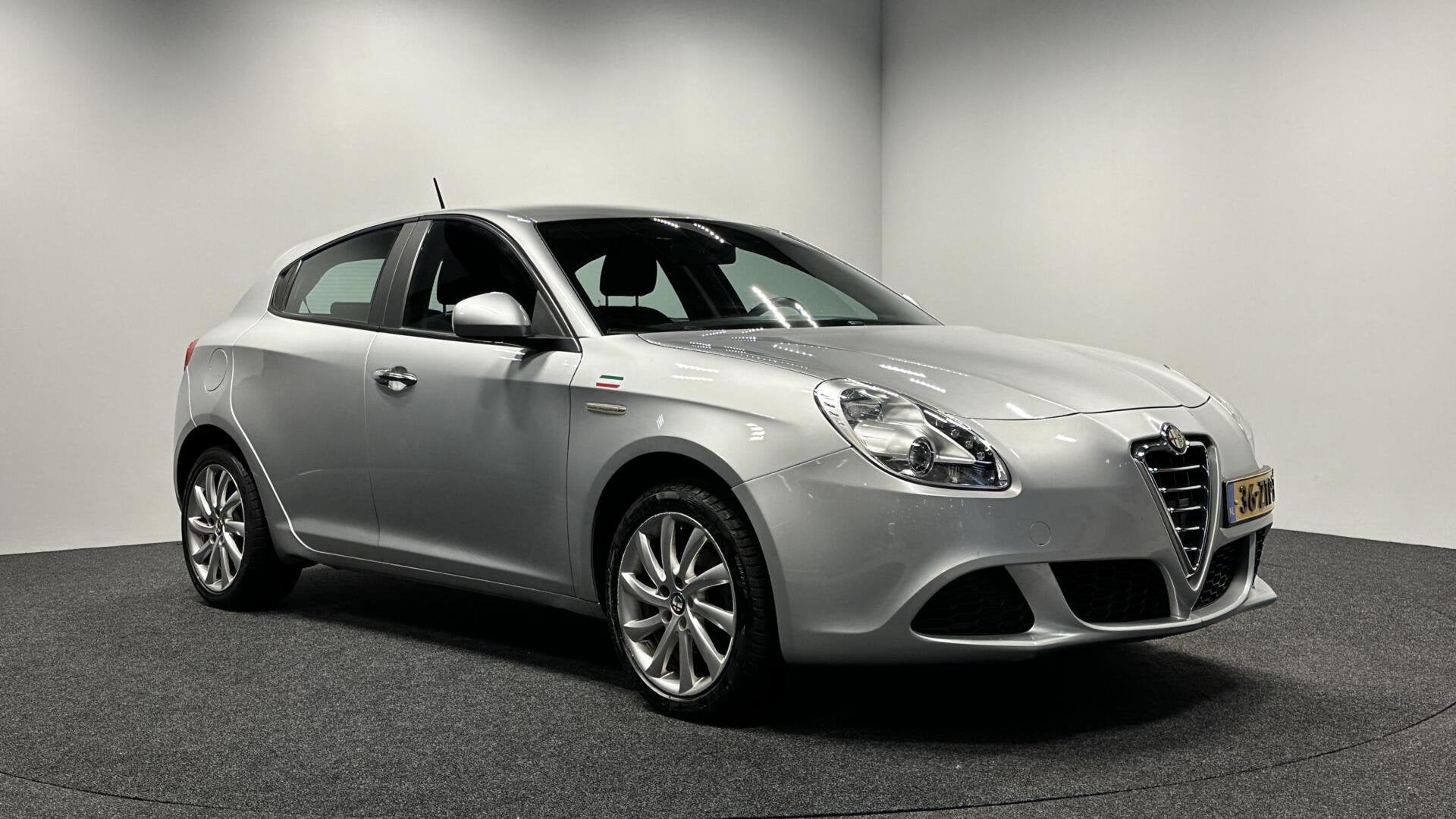 Alfa Romeo Giulietta 1.4 T Progression AIRCO CRUISE, Voorwielaandrijving, Euro 5, Gebruikt, 4 cilinders