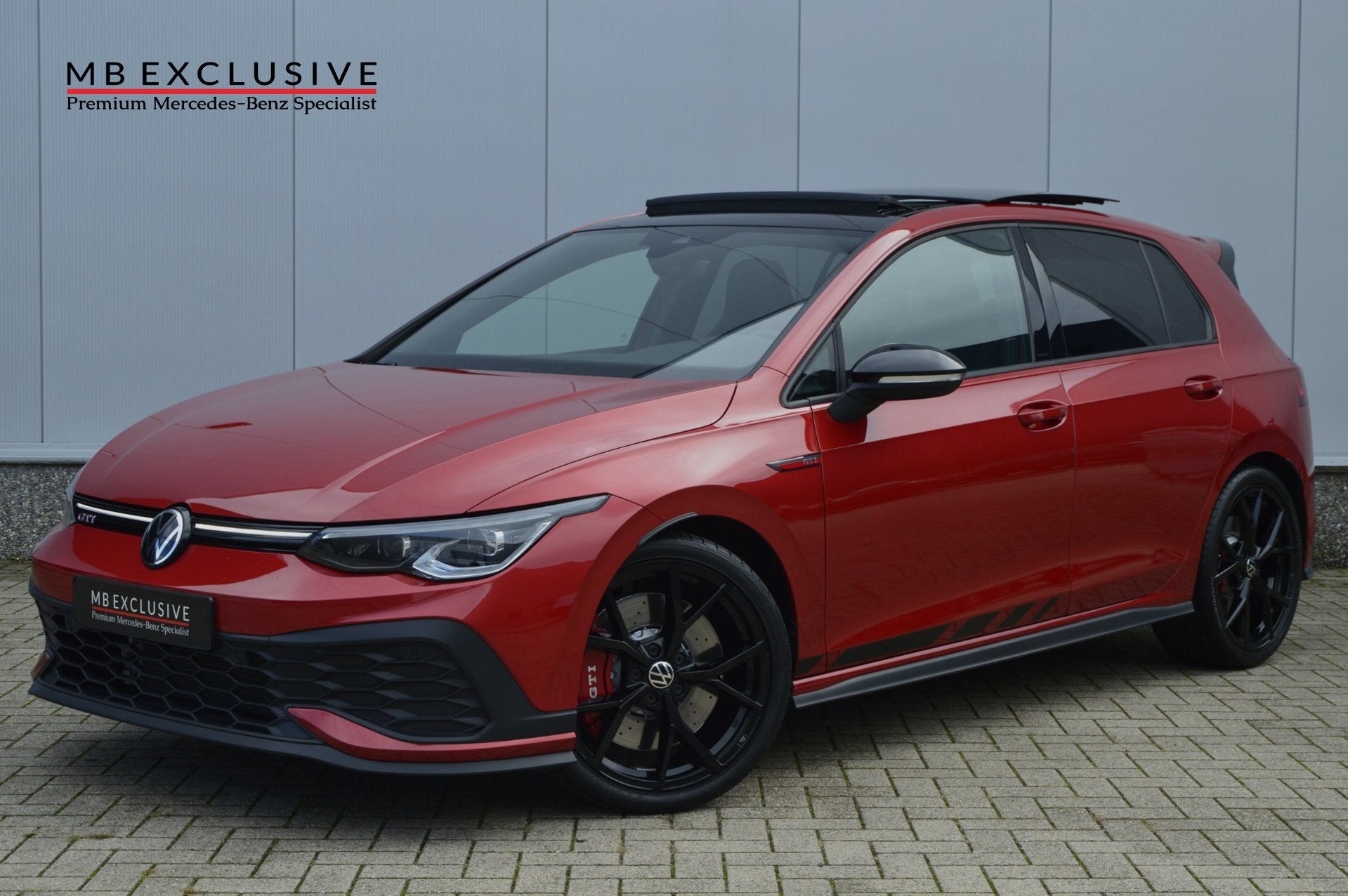 Volkswagen Golf 8 2.0 TSI GTI Clubsport Akrapovic 300pk DSG7, Gebruikt, Zwart, 4 cilinders, 1984 cc